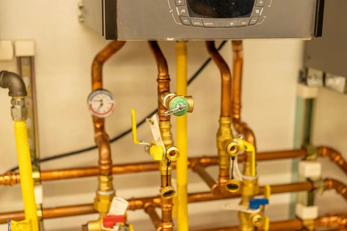 Licensed technician providing Pipe Repair for a homeowner in Sweetwater